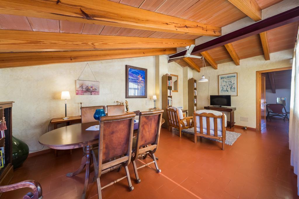 Hostal S'Engolidor Santo Tomás Extérieur photo