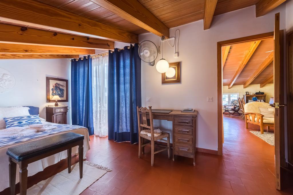 Hostal S'Engolidor Santo Tomás Extérieur photo