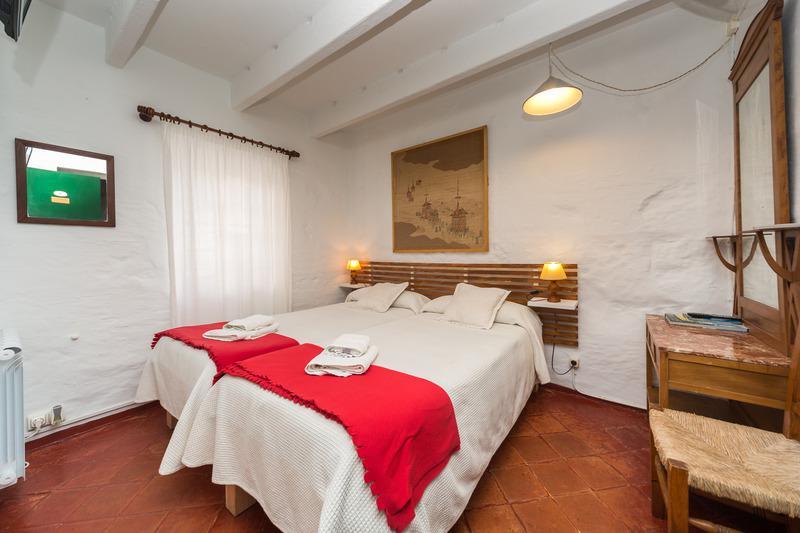 Hostal S'Engolidor Santo Tomás Extérieur photo