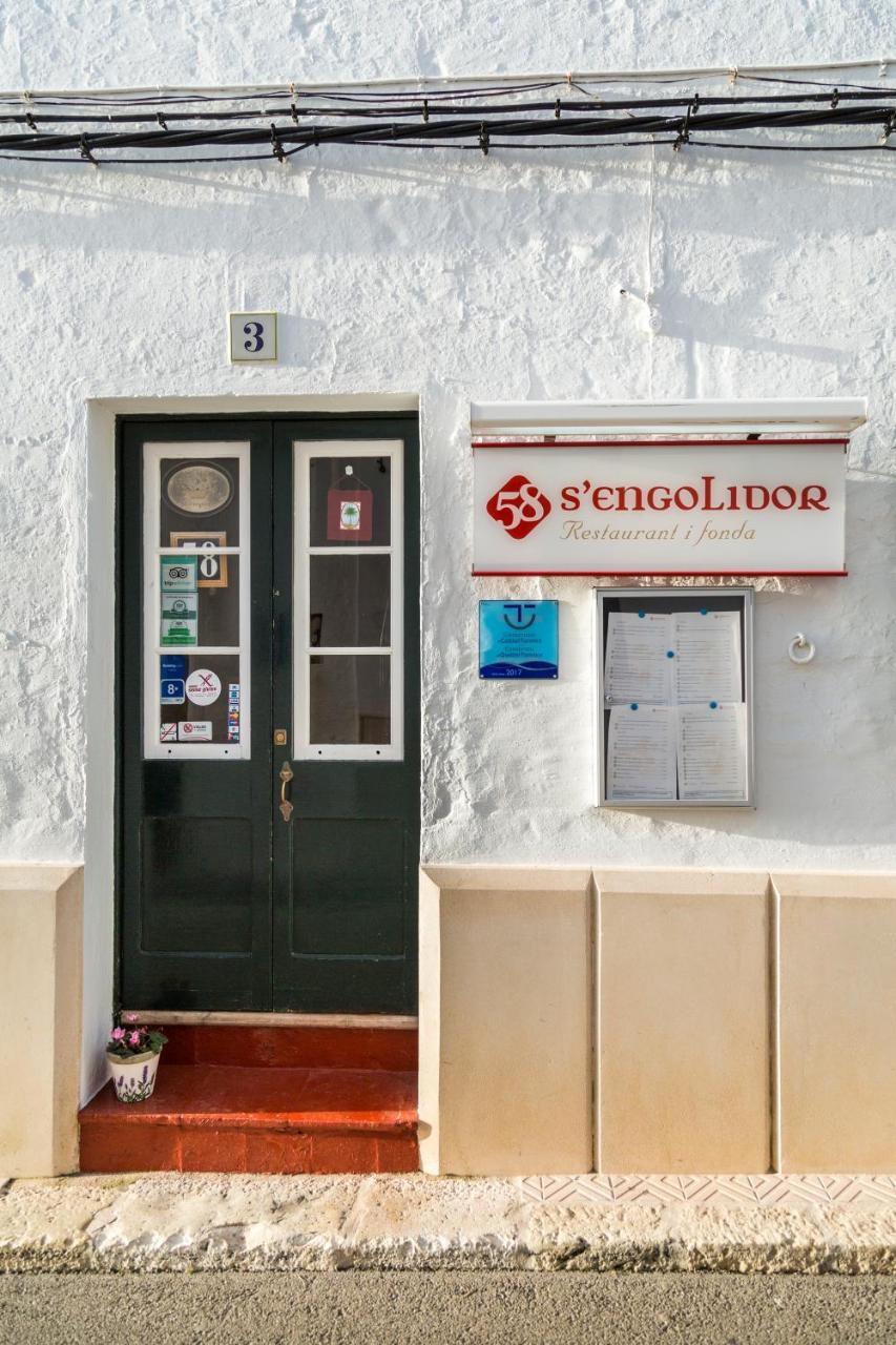 Hostal S'Engolidor Santo Tomás Extérieur photo